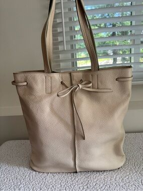 Banana Republic Portfolio Leather Tall Tote With Bow